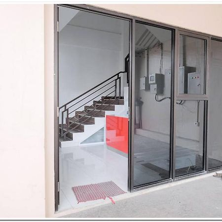 Reddoorz Near Kota Tua 2 Otel Cakarta Dış mekan fotoğraf