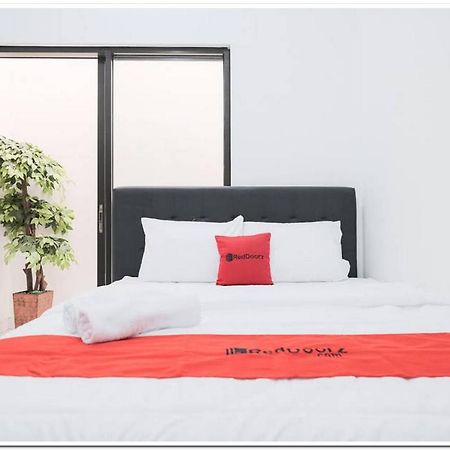 Reddoorz Near Kota Tua 2 Otel Cakarta Dış mekan fotoğraf
