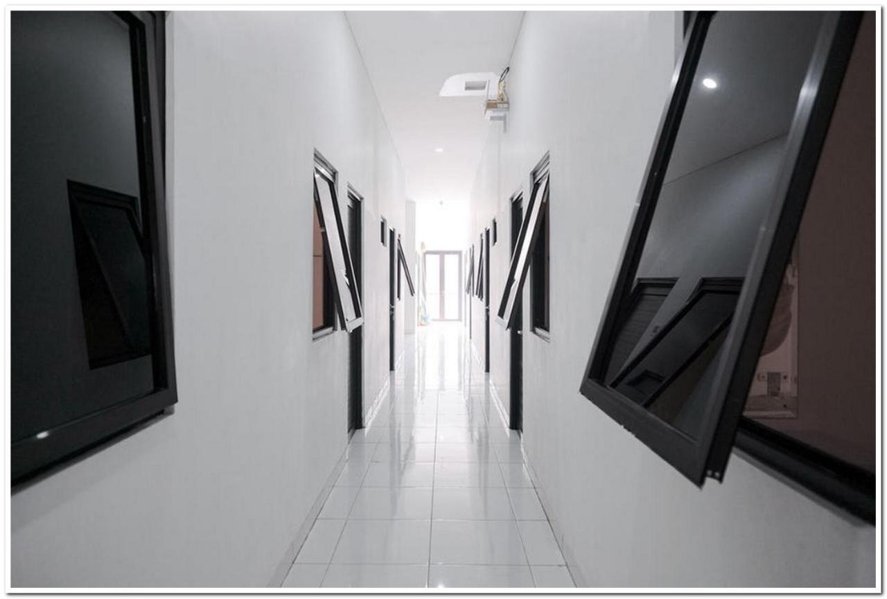 Reddoorz Near Kota Tua 2 Otel Cakarta Dış mekan fotoğraf
