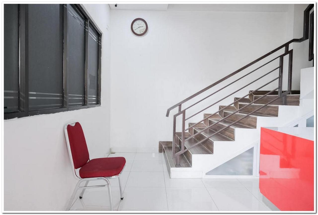Reddoorz Near Kota Tua 2 Otel Cakarta Dış mekan fotoğraf