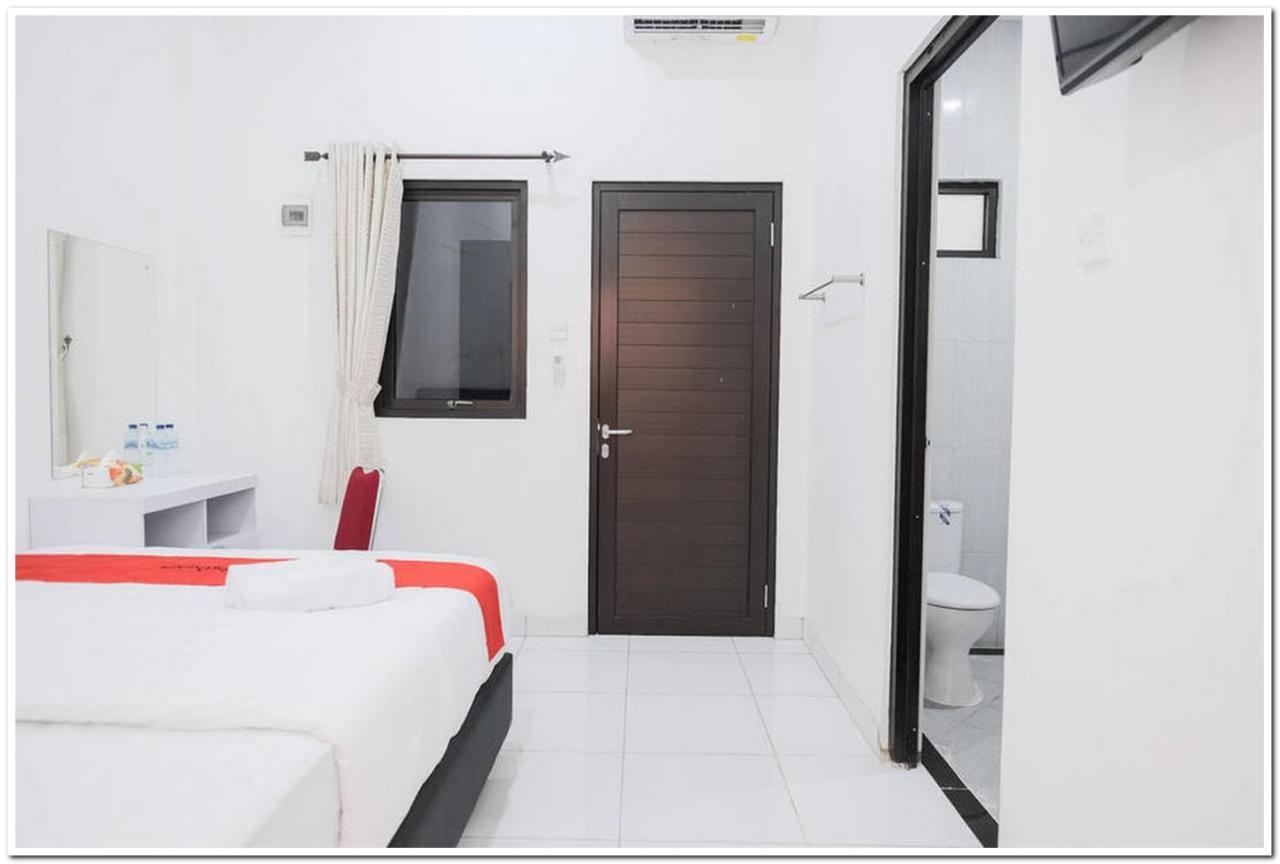 Reddoorz Near Kota Tua 2 Otel Cakarta Dış mekan fotoğraf